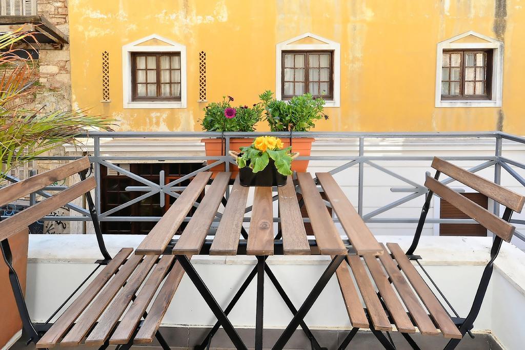Hidesign Plaka In Acropolis *